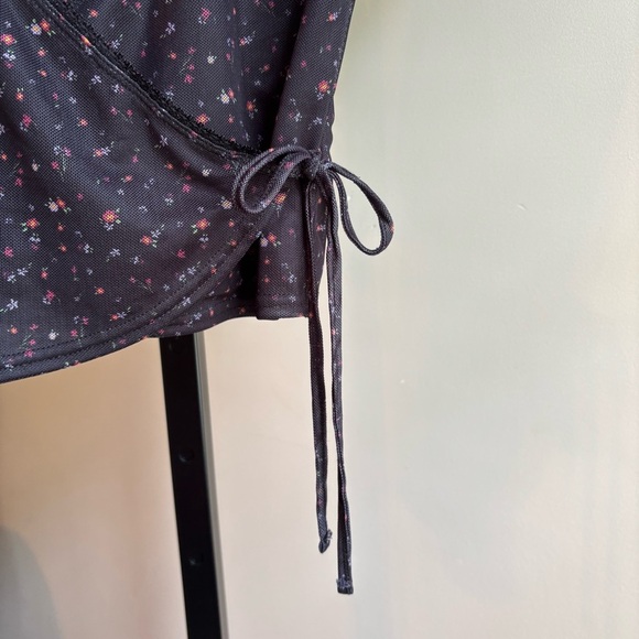 Me to We Black Floral Wrap Blouse with Puff Sleeves - Picture 2 of 5